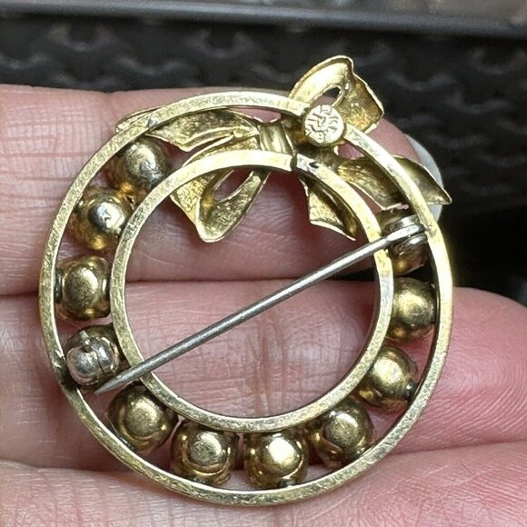 Tru-Kay TK 12 KT Gold Filled Brooch‎ Pin Wreath Bow Clear Colored Rhinestone VTG - Picture 3 of 6